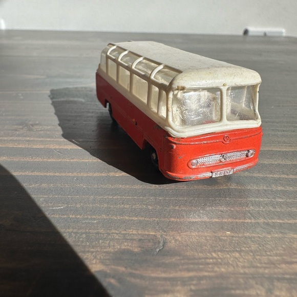 Vintage metal Matchbox Mercedes coach
1960’s - Picture 6 of 6